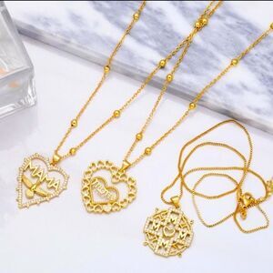 MOM Heart Shape Necklace